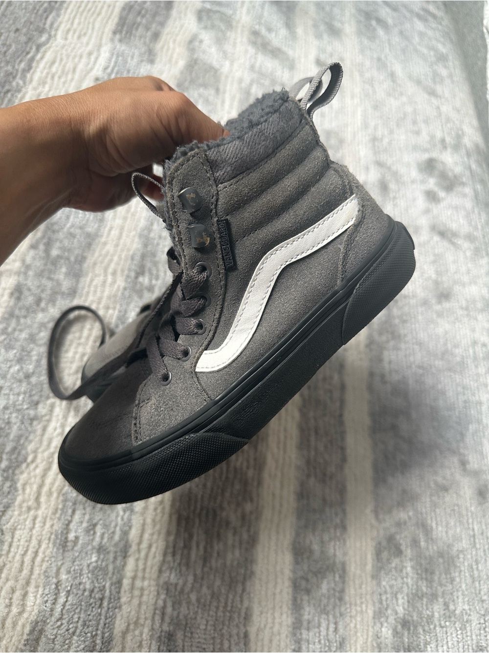 Vans - Picture 5 of 8